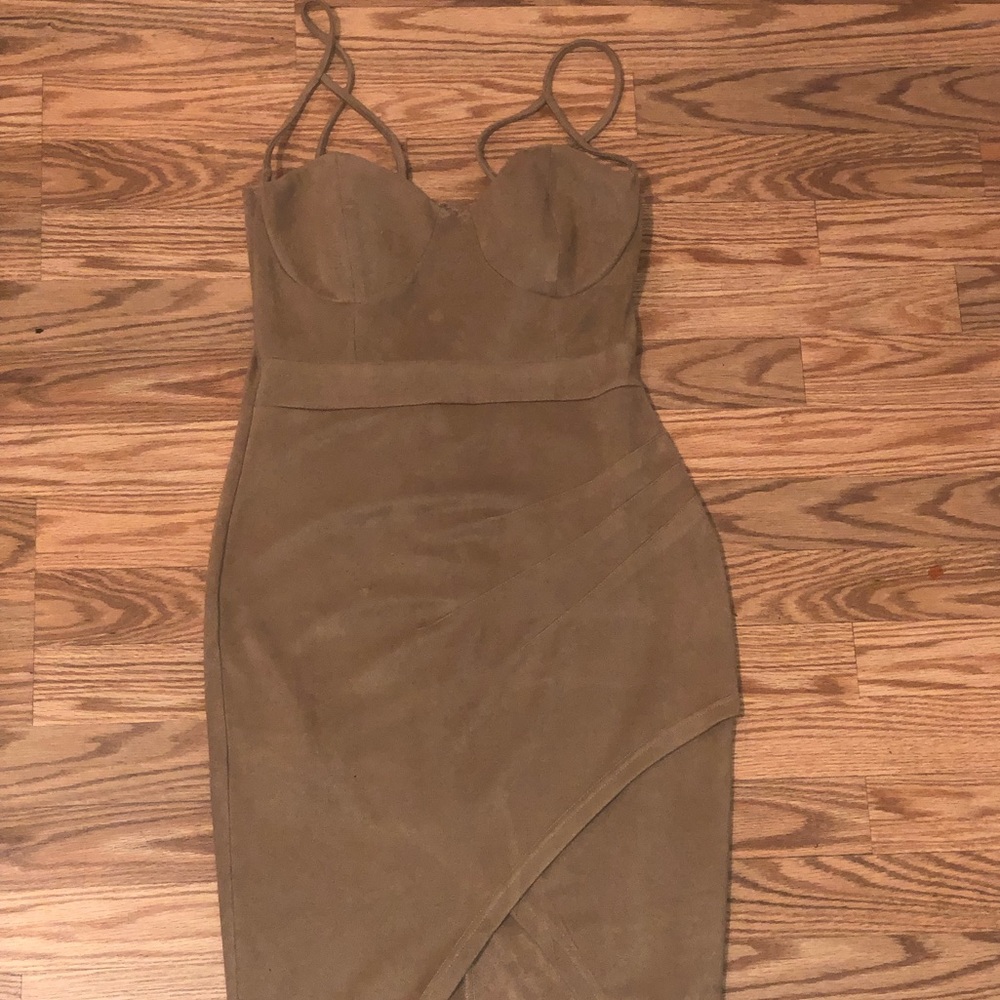 ✔️SOLD - Nude Dress w slit
